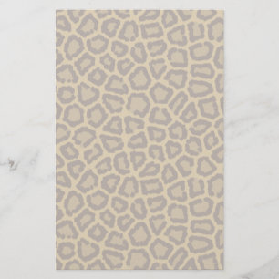 Fliesenhintergrund mit einem Leopardpelz Briefpapier