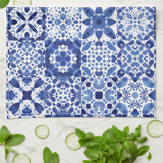 Fliesenmuster Blau Weiße Farbe Geschirrtuch (Gefaltet)