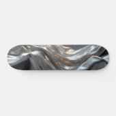 Fließende Silber- und Gold-Metallic Skateboard (Horizontal)