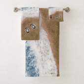Flip Flops im Sand am Strand Badhandtuch Set (Insitu)
