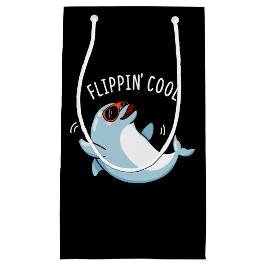 Flippin Cool Funny Dolphin Pun Dark BG Kleine Geschenktüte (Vorderseite)