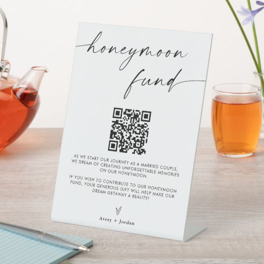 Flitterwochenfonds QR Code Sign, Minimalistische H Sockelschild (In Situ)