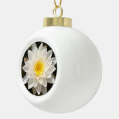 Floating White Wasserlilie Lotus Keramik Kugel-Ornament (Rechts)