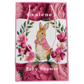 Flopsy's Countryside Adventure Girl Baby Shower Mittlere Geschenktüte (Vorderseite)