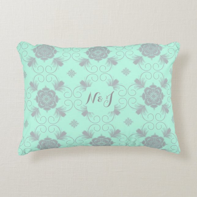 Flora Royale Decorative Accent Pillow Dekokissen (Vorderseite)