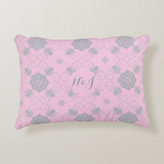 Flora Royale Decorative Accent Pillow Dekokissen (Vorderseite)