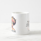 Flora-schwarze Afro-Frau mit Monogramm Kaffeetasse (Mittel)
