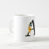 Floral-A-Monogramm-Tasse mit bearbeitbarem Namen Kaffeetasse (Vorderseite Links)