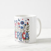 Floral America 4. Juli Patriotische Typografie Kaffeetasse (VorderseiteRechts)