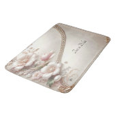 Floral and Pearl Embellishments Bath Mat Badematte (Schrägansicht)