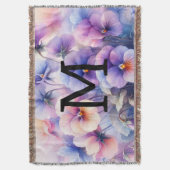 Floral Aquarell Monogramm lila Stiefmütterchen Decke (Vorderseite Vertikal)