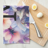 Floral Aquarell Monogramm lila Stiefmütterchen Geschirrtuch (Viertel Falte)