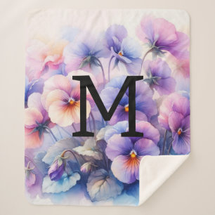 Floral Aquarell Monogramm lila Stiefmütterchen Sherpadecke