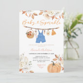 Floral Baby Clothesline Pumpkin Fall Baby Sprinkle Einladung (Stehend Vorderseite)