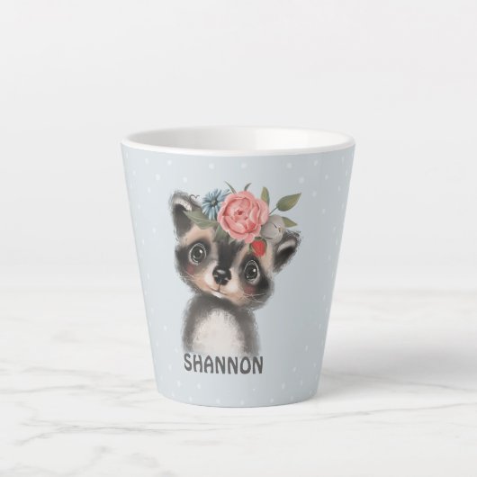 Floral Baby Racoon Latte Tasse (Vorderseite)