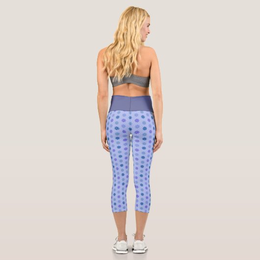 Floral Blue Pattern Capri Leggings (Rückseite)