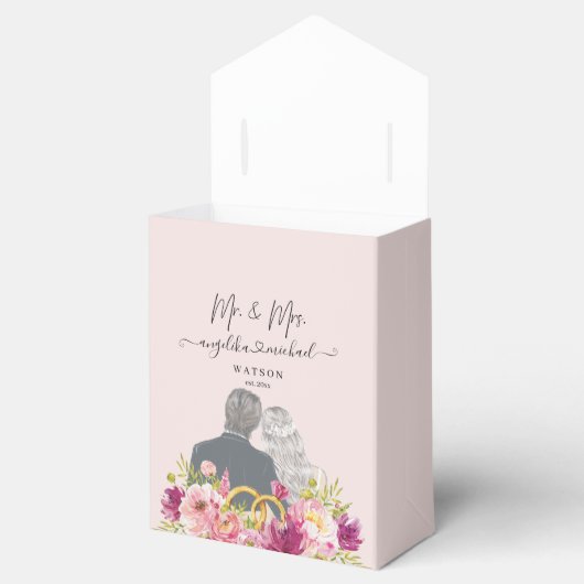 Floral Blush Peonies Trendy Script Mr. and Mrs. Geschenkschachtel (Geöffnet)