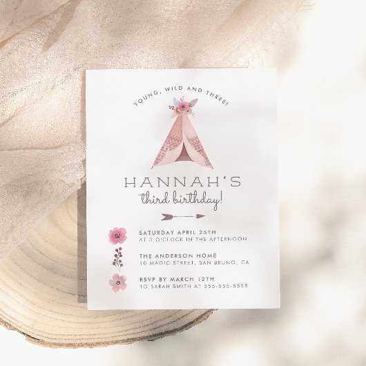 Floral Bohemisch Teepee Young Wild & Three Birthda Einladungspostkarte