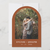 Floral Boho Burnt Orange Terracotta Arched Wedding Einladung (Rückseite)