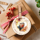 Floral Boho Fall in Love Photo Wedding Thank You Runder Aufkleber<br><div class="desc">Add a heartfelt finishing touch to your wedding favors with this Modern Elegant Floral Boho “Fall in Love” Photo Wedding Thank You Favor Sticker. Designed with a soft floral boho aesthetic and a romantic typography style, this sticker is the perfect way to thank your guests for celebrating your special day....</div>