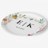 Floral Boho Wildblumen Monogram Butterfly Wedding Pappteller (Schrägansicht)