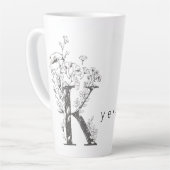 Floral Botanisches Monogramm "K" Custom Text Elega Milchtasse (Linke Ecke)