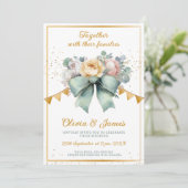 Floral Bouquet Green bow Gold Hochzeit Einladung (Stehend Vorderseite)