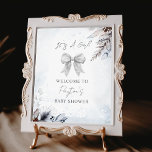 Floral Bow Winter Girl Babydusche Willkommen Poster<br><div class="desc">Babydusche für Mädchen mit Winterbotanikalen oben rechts und unten links. Top Features Illustration eines weißen Bogens.</div>