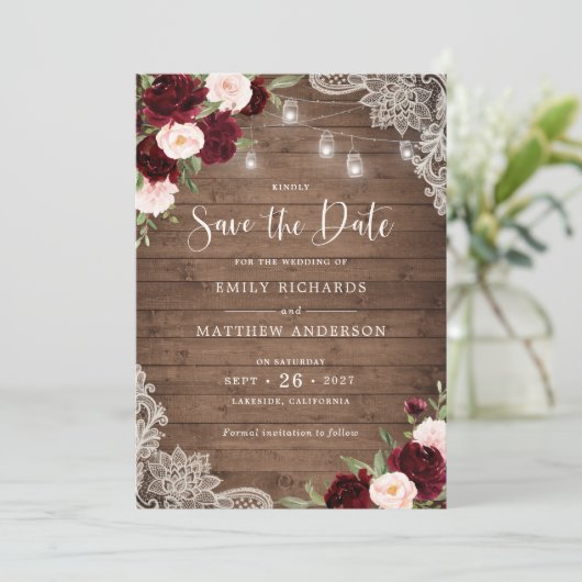 Floral Burgundy Blush Lace Wood Save the Date Einladung (Stehend Vorderseite)