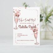 Floral Champagne She Said Yes Bridal Shower Invite (Stehend Vorderseite)