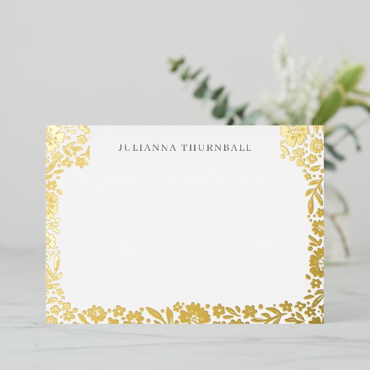 Floral Chic Frame Luxe Personal Stationery Folieneinladung (Stehend vorne)