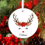 Floral Christmas Reindeer Personalisierter Name Keramik Ornament<br><div class="desc">Der Personalisierte NameOrnament der Blumenweihnachtsrübe mit den roten Poinsettias als Krone mit dem Namen,  der unten in eleganter schwarzer Typografie geschrieben ist. Personalisieren Sie diese,  indem Sie Ihren Namen in das Textfeld einfügen oder den Text ohne Namen löschen. Von Evco Holidays entworfen www.zazzle.com/store/evcoholidays</div>