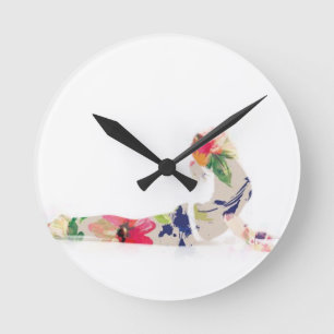 Floral Cobra Yoga Pose Series Runde Wanduhr