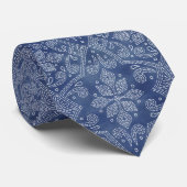 Floral Damask Line Art: Denim Blue Krawatte (Gerollt)