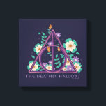 Floral Deathly Hallows Graphic Leinwanddruck<br><div class="desc">HARRY POTTER™ | Karo aus diesem Blumenkohl Todesschluchssymbol!</div>