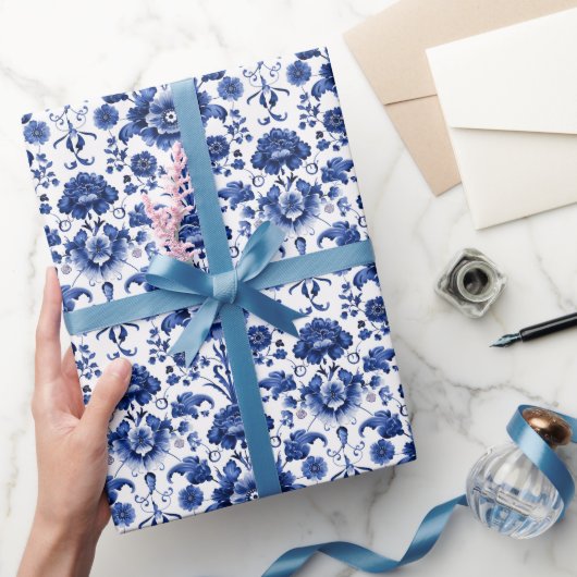 Floral Delft Blue II Geschenkpapier (Schenken)
