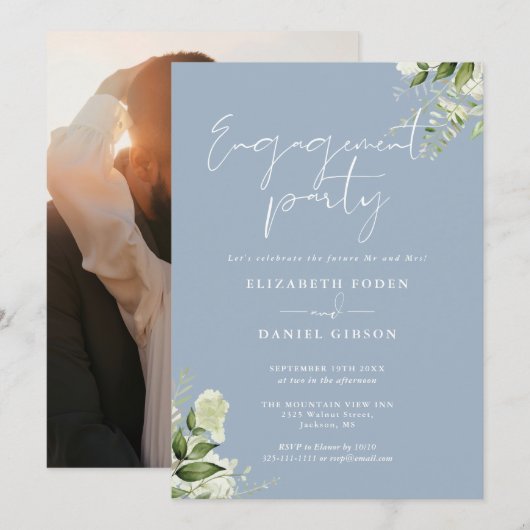 Floral Dusty Blue Script Foto Engagement Party Einladung (Vorne/Hinten)