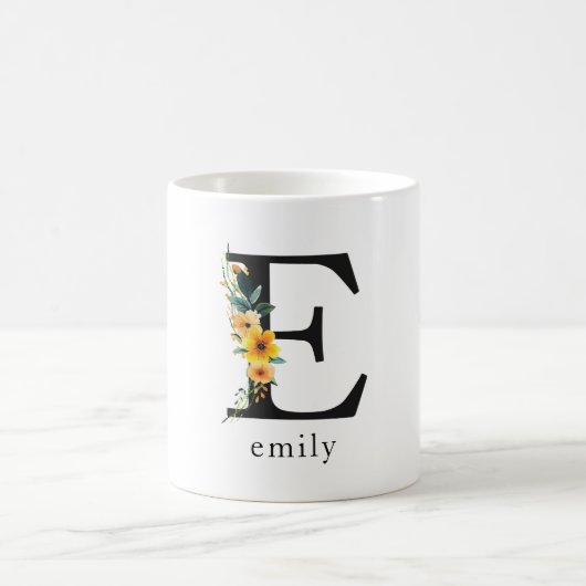 Floral-E-Monogramm-Tasse mit bearbeitbarem Namen Kaffeetasse (Mittel)