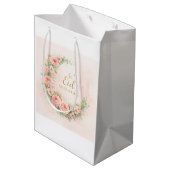 Floral Eid Mubarak – Blush Pink Islamic Gift f Mittlere Geschenktüte (Rückseite Schrägansicht)