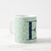 Floral Elegant Class E Monogram blau mit einer Phr Kaffeetasse (Vorderseite Links)