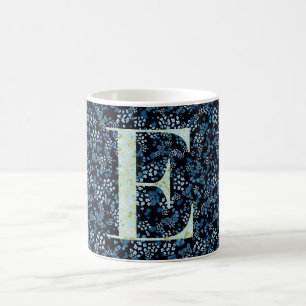 Floral Elegant Class E Monogram blau mit einer Phr Kaffeetasse