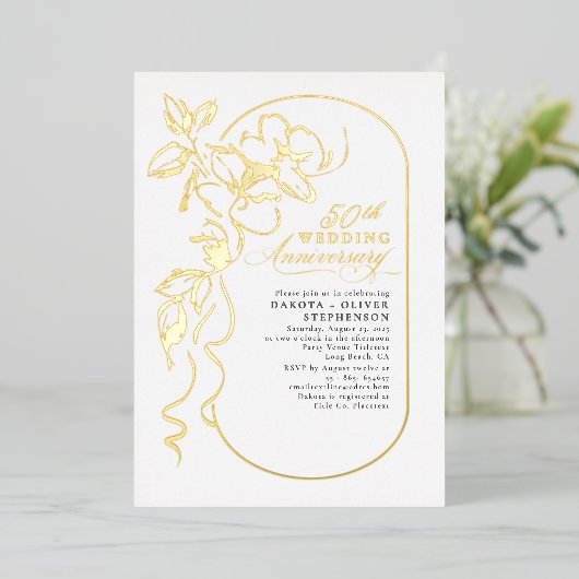 Floral Elegant Modernes Hochzeitstag Gold Folieneinladung (Stehend vorne)