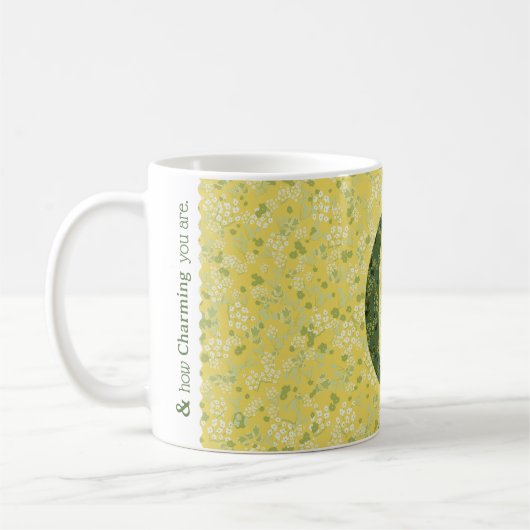Floral Elegant Monogram C gelb mit einer Phrase Kaffeetasse (Links)