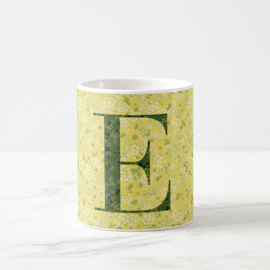 Floral Elegant Monogramm E gelb mit einer Phrase Kaffeetasse (Mittel)