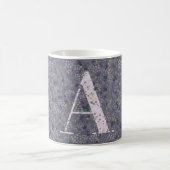 Floral Elegantes Monogramm der Klasse A lila Kaffeetasse (Mittel)