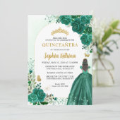 Floral Emerald Green Princess Birthday Quinceanera Einladung (Stehend Vorderseite)