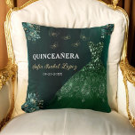 Floral Emerald Green Princess Quinceanera Kissen<br><div class="desc">Fügen Sie Ihrer Feier eine Touch Eleganz hinzu mit der Blumengrün-Prinzessin Quinceañera Throw Kissen. Dieses wunderschöne Dekorationsstück besticht durch eine grüne smaragdgrüne Kulisse, die mit zarten Blumenakzenten geschmückt ist und den Charme und die Eleganz eines Quinceañera-Prinzesss perfekt vereint. Dieses Kissen mit üppiger Kissen verleiht jedem Raum Stil und Komfort und...</div>