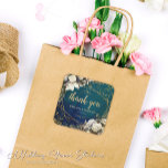 Floral Emerald Green Wedding Danke Stickers<br><div class="desc">Feiern Sie Ihren besonderen Tag und drücken Sie mit unserem Custom Floral Emerald Green Wedding Danke Stickers Dankbarkeit im Stil. Dieses Set von wunderschön gestalteten Aufklebern ist ideal, um Ihre Hochzeitsnotizen, Favoriten oder sogar Ihre Hochzeitstagsdekoration mit einer einzigartigen Touch zu versehen. Diese Aufkleber, die mit Liebe von Mylini Design entworfen...</div>
