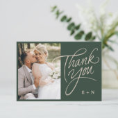 Floral gestapelte Monogram Initials Script Wedding Dankeskarte (Stehend Vorderseite)