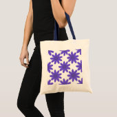'Floral Harmony' Fettes Lila Muster Tragetasche (Vorderseite (Produkt))
